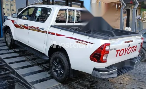 تويوتا هايلكس 2025 أبيض جديدة للبيع - 5