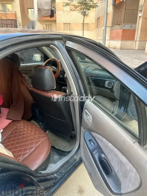 نيسان صنى 2002 أزرق غامق مستعملة للبيع - 7