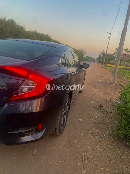 Honda Civic 2021 White Used for Sale - 5