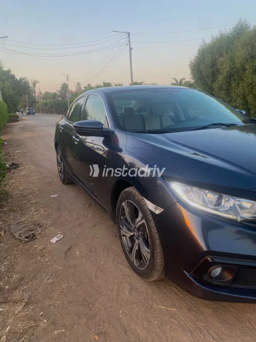 Honda Civic 2021 White Used for Sale - 8