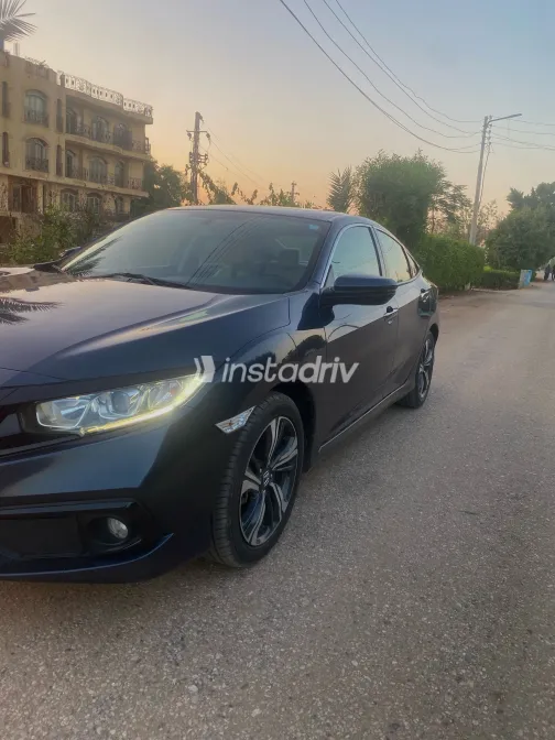 Honda Civic 2021 White Used for Sale - 9