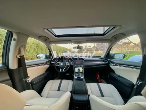 Honda Civic 2021 White Used for Sale - 10