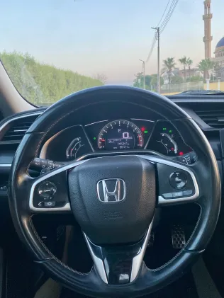 Honda Civic 2021 White Used for Sale