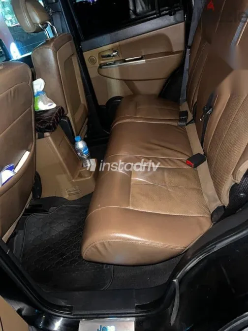 جيب شيروكي 2013 أسود مستعملة للبيع - 5