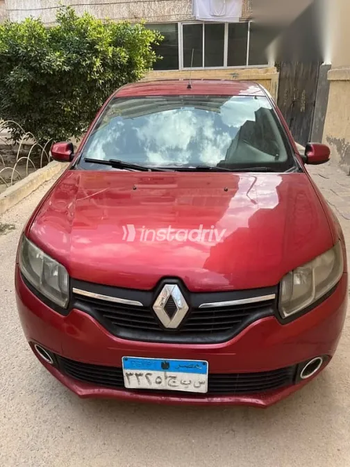 Renault Logan 2017 Red Used for Sale - 1