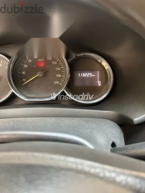 Renault Logan 2017 Red Used for Sale - 3