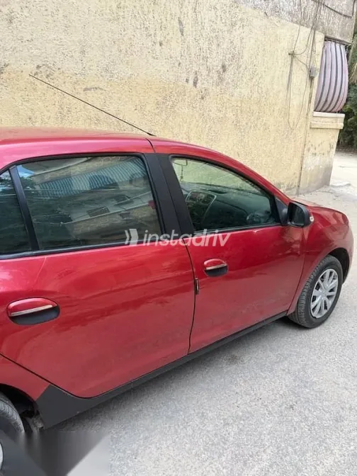 Renault Logan 2017 Red Used for Sale - 7
