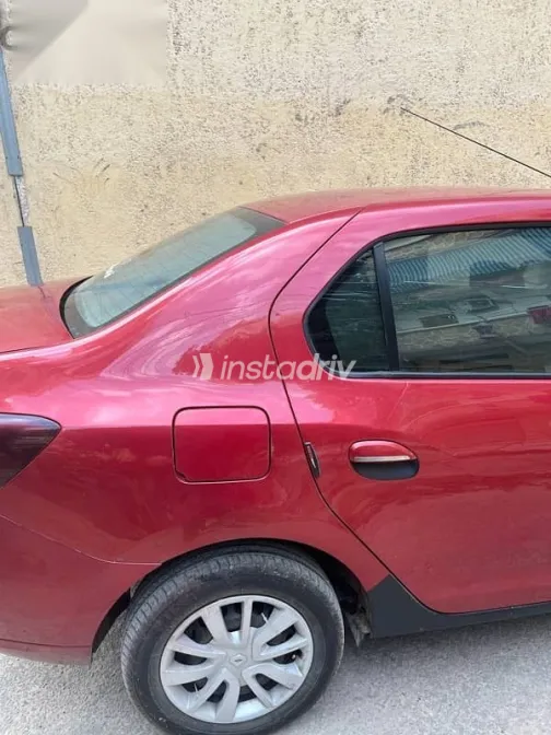 Renault Logan 2017 Red Used for Sale - 10