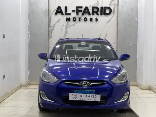 هيونداي اكسنت 2012 أزرق غامق مستعملة للبيع - 1
