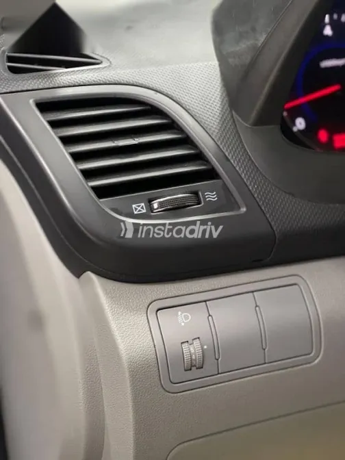 هيونداي اكسنت 2012 أزرق غامق مستعملة للبيع - 6