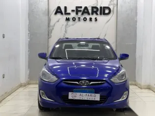 هيونداي اكسنت 2012 أزرق غامق مستعملة للبيع