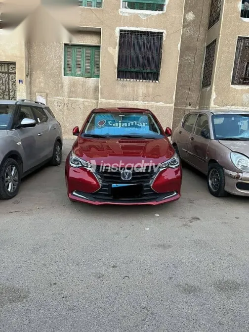 شانجان ألسفن 2022 أحمر مستعملة للبيع - 1