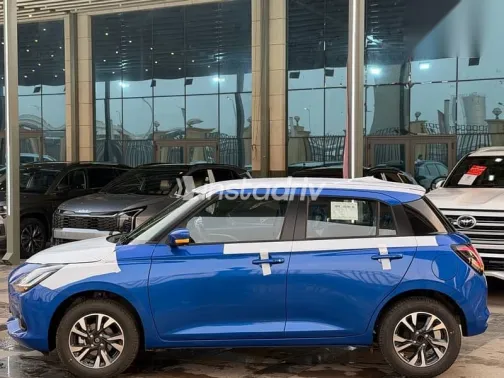 سوزوكى سويفت 2026 أزرق غامق جديدة للبيع - 3