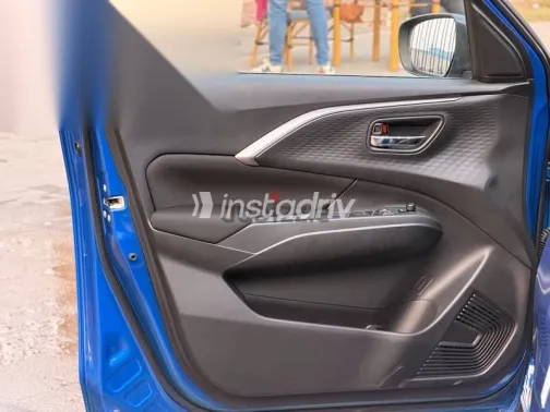 سوزوكى سويفت 2026 أزرق غامق جديدة للبيع - 7