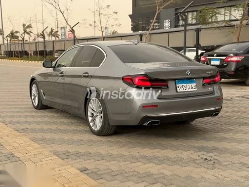 بي ام دبليو 520 2023 رمادي مستعملة للبيع - 3