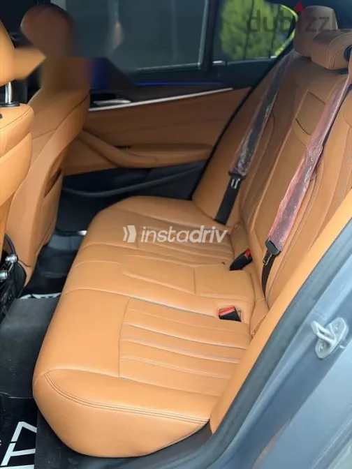 بي ام دبليو 520 2023 رمادي مستعملة للبيع - 4