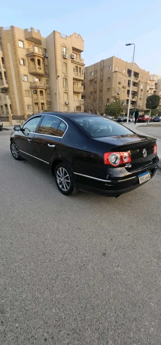 فولكس فاغن باسات 2008 أبيض مستعملة للبيع