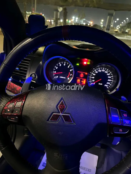 ميتسوبيشي لانسر 2014 أبيض مستعملة للبيع - 2