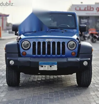 جيب رانجلر 2012 أزرق غامق مستعملة للبيع