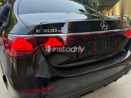 مرسيدس E 300 2025 أسود جديدة للبيع - 1