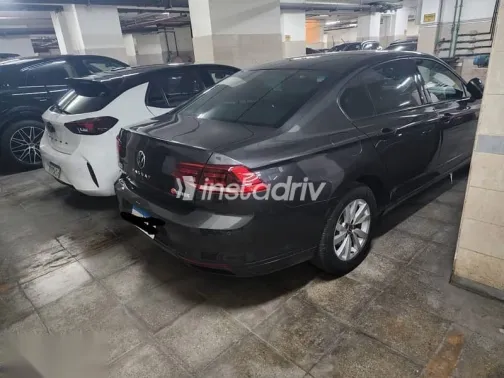 فولكس فاغن باسات 2021 رمادي مستعملة للبيع - 3