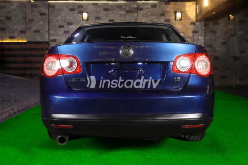 فولكس فاغن جيتا 2007 أبيض مستعملة للبيع - 1