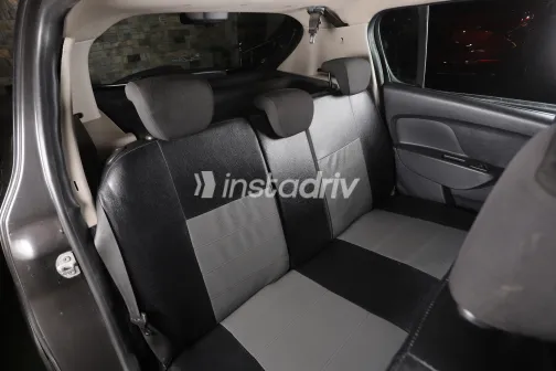 Renault Sandero Step Way 2017 White Used for Sale - 6