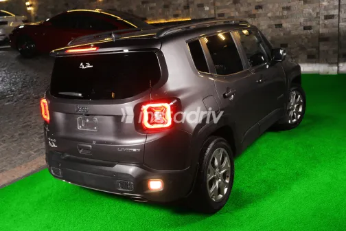 Jeep Renegade 2020 White Used for Sale - 10