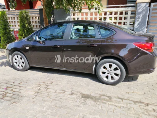 اوبل أسترا 2016 أبيض مستعملة للبيع - 3