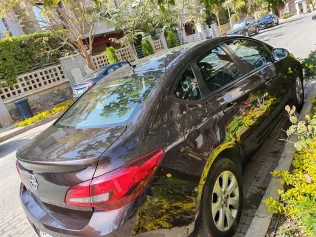 اوبل أسترا 2016 أبيض مستعملة للبيع