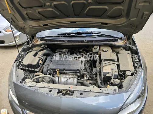 اوبل أسترا 2017 أبيض مستعملة للبيع - 6