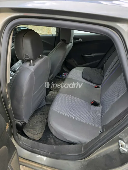 اوبل أسترا 2017 أبيض مستعملة للبيع - 9