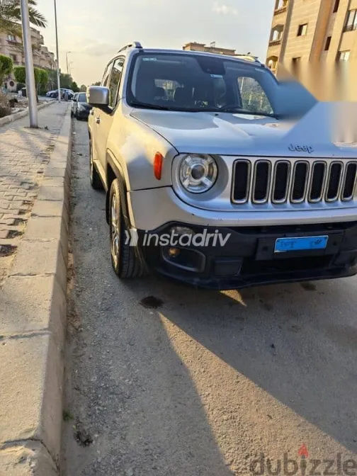 Jeep Renegade 2016 Silver Used for Sale - 2
