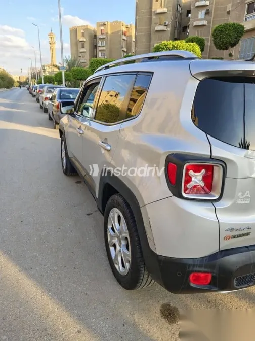 Jeep Renegade 2016 Silver Used for Sale - 5
