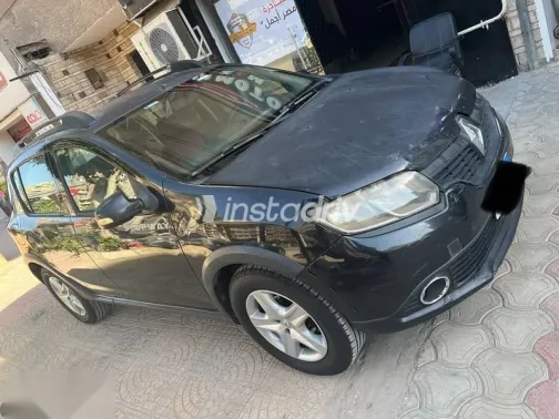 رينو سانديرو 2015 أسود مستعملة للبيع - 1