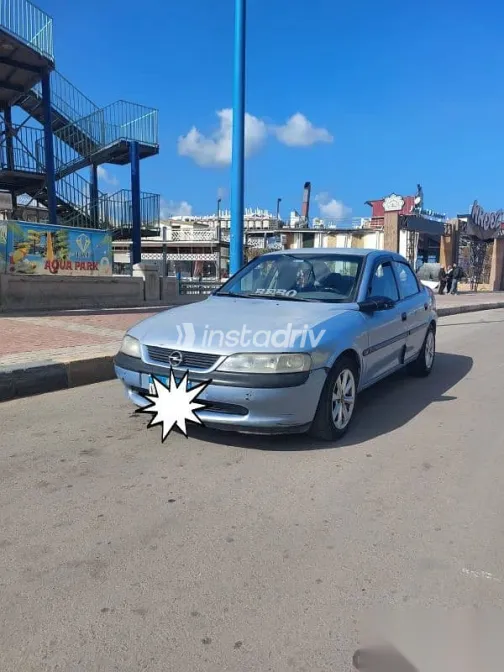 اوبل فيكترا 2000 أزرق غامق مستعملة للبيع - 2