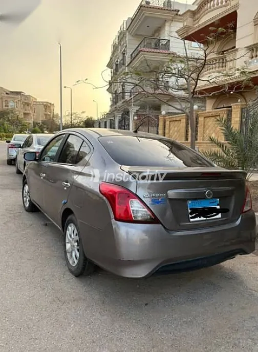 نيسان صنى 2021 رمادي مستعملة للبيع - 2