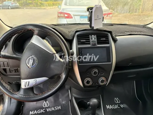 نيسان صنى 2021 رمادي مستعملة للبيع - 5