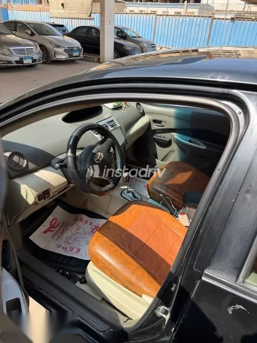 Toyota Yaris 2009 Black Used for Sale - 8