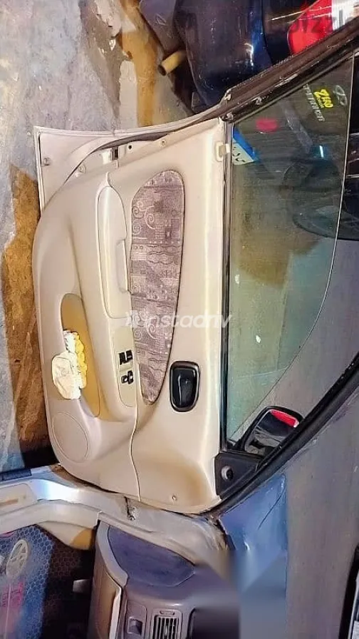 تويوتا كورولا 1998 فضي مستعملة للبيع - 7