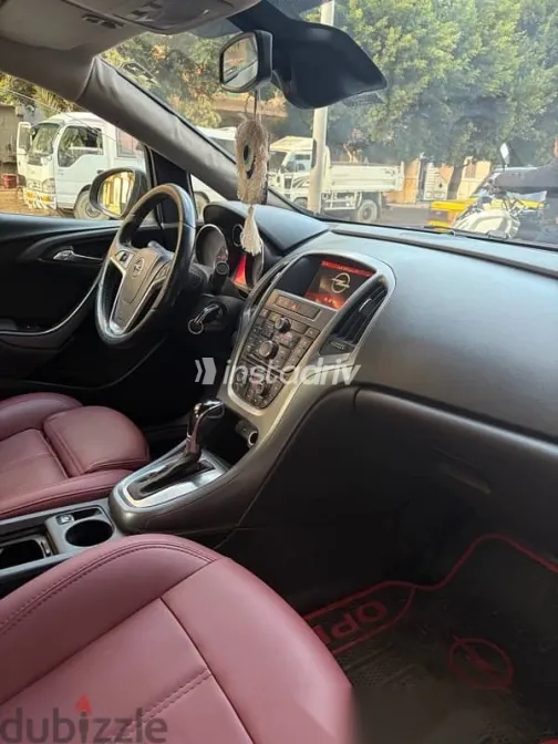 اوبل أسترا 2017 بني مستعملة للبيع - 4
