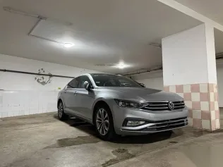 فولكس فاغن باسات 2021 فضي مستعملة للبيع