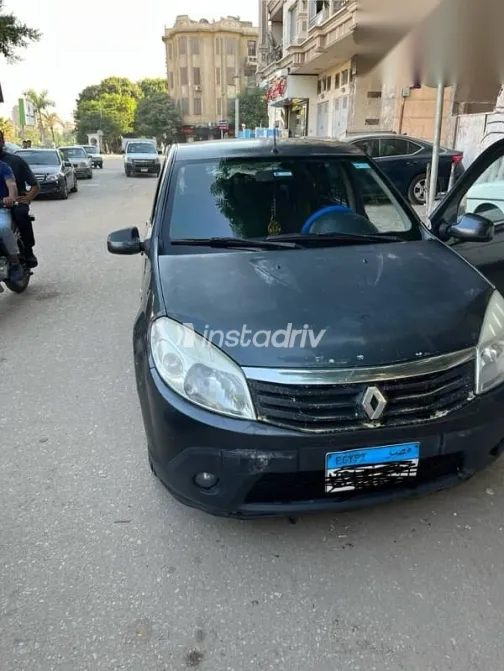 رينو سانديرو 2013 أسود مستعملة للبيع - 1