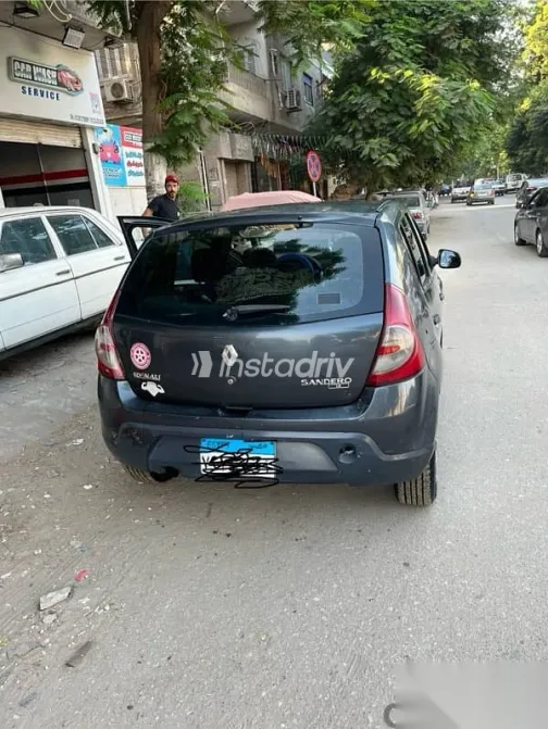 رينو سانديرو 2013 أسود مستعملة للبيع - 3