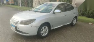 هيونداي إلنترا 2011 فضي مستعملة للبيع