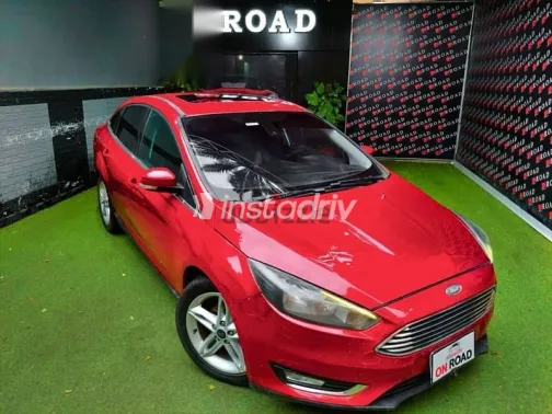 فورد فوكس 2017 أحمر مستعملة للبيع - 4