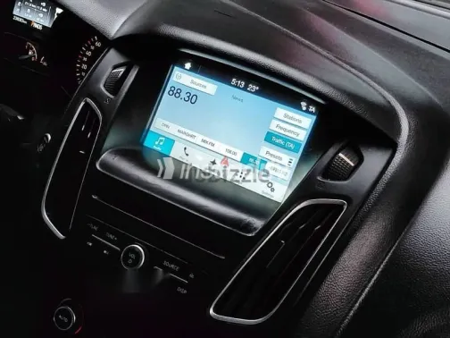 فورد فوكس 2017 أحمر مستعملة للبيع - 9