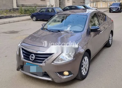 نيسان صنى 2023 بني مستعملة للبيع - 2
