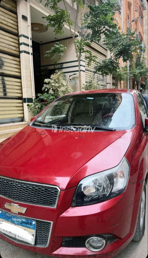 Chevrolet Aveo 2018 White Used for Sale - 4