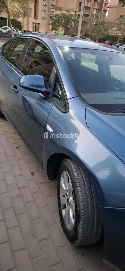 Opel Astra 2014 White Used for Sale - 4